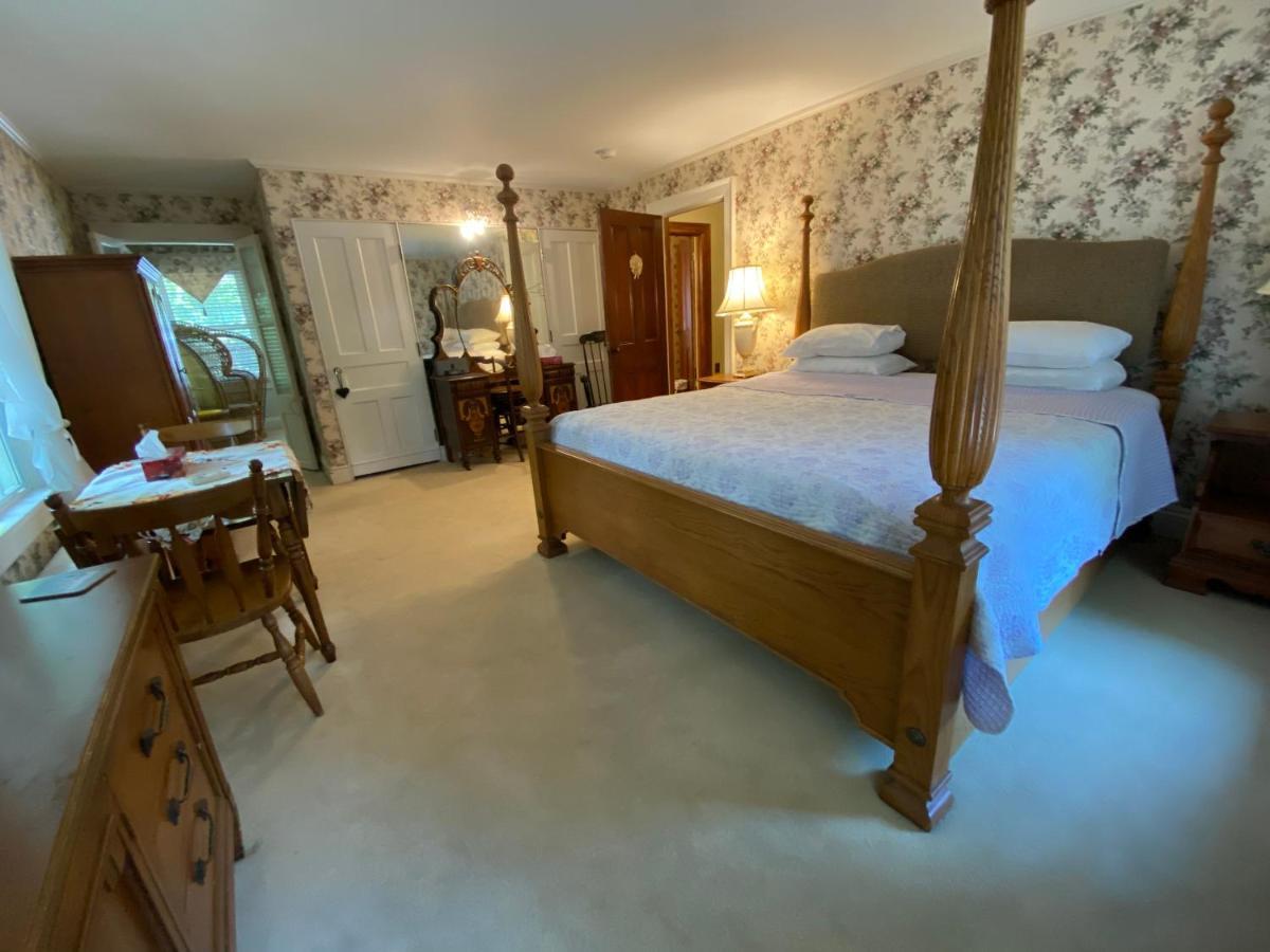 Bernard Gray Hall Bed And Breakfast Niagara-on-the-Lake Exterior photo