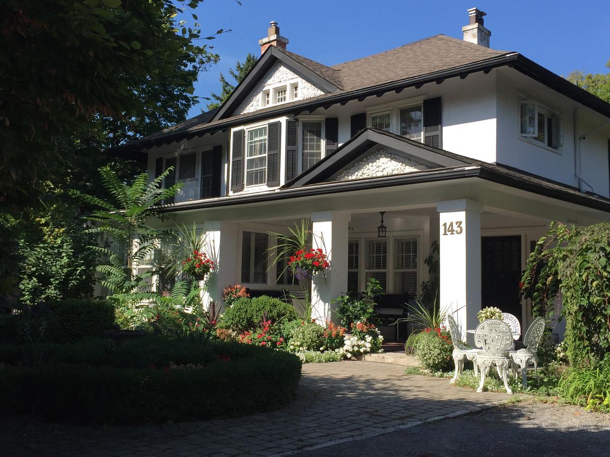 Bernard Gray Hall Bed And Breakfast Niagara-on-the-Lake Exterior photo